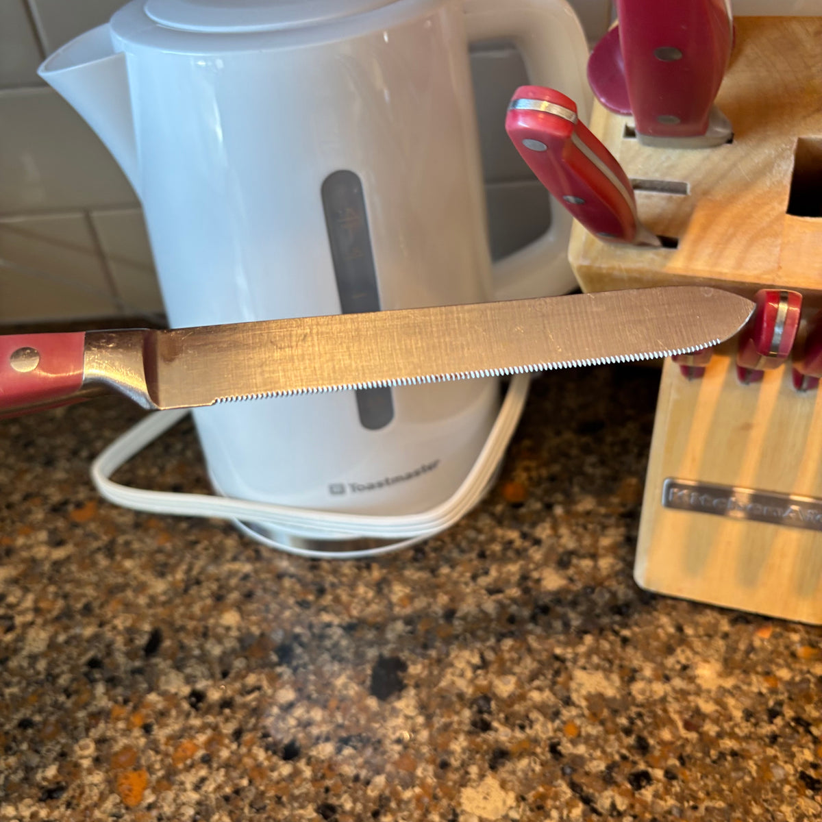 R184 Kitchen Grouping (knife block and more)