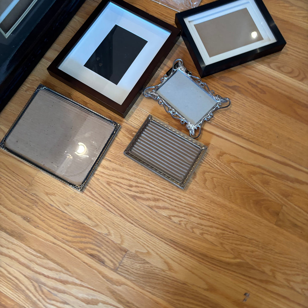 R188 Picture Frame Grouping