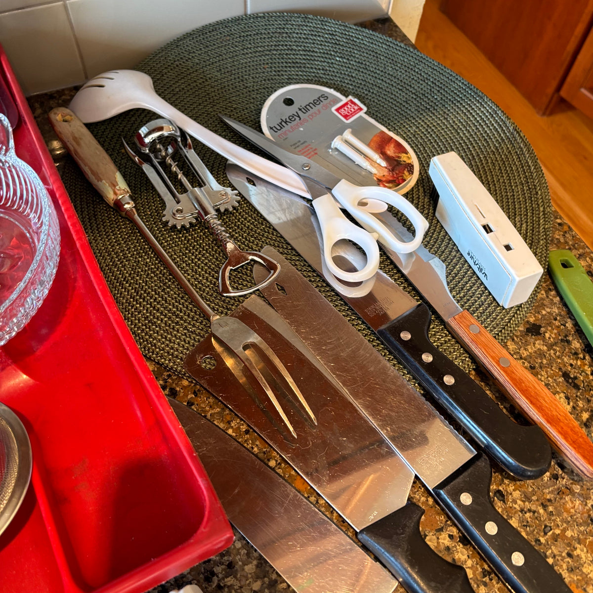 R190 Kitchen Grouping (knives and more)