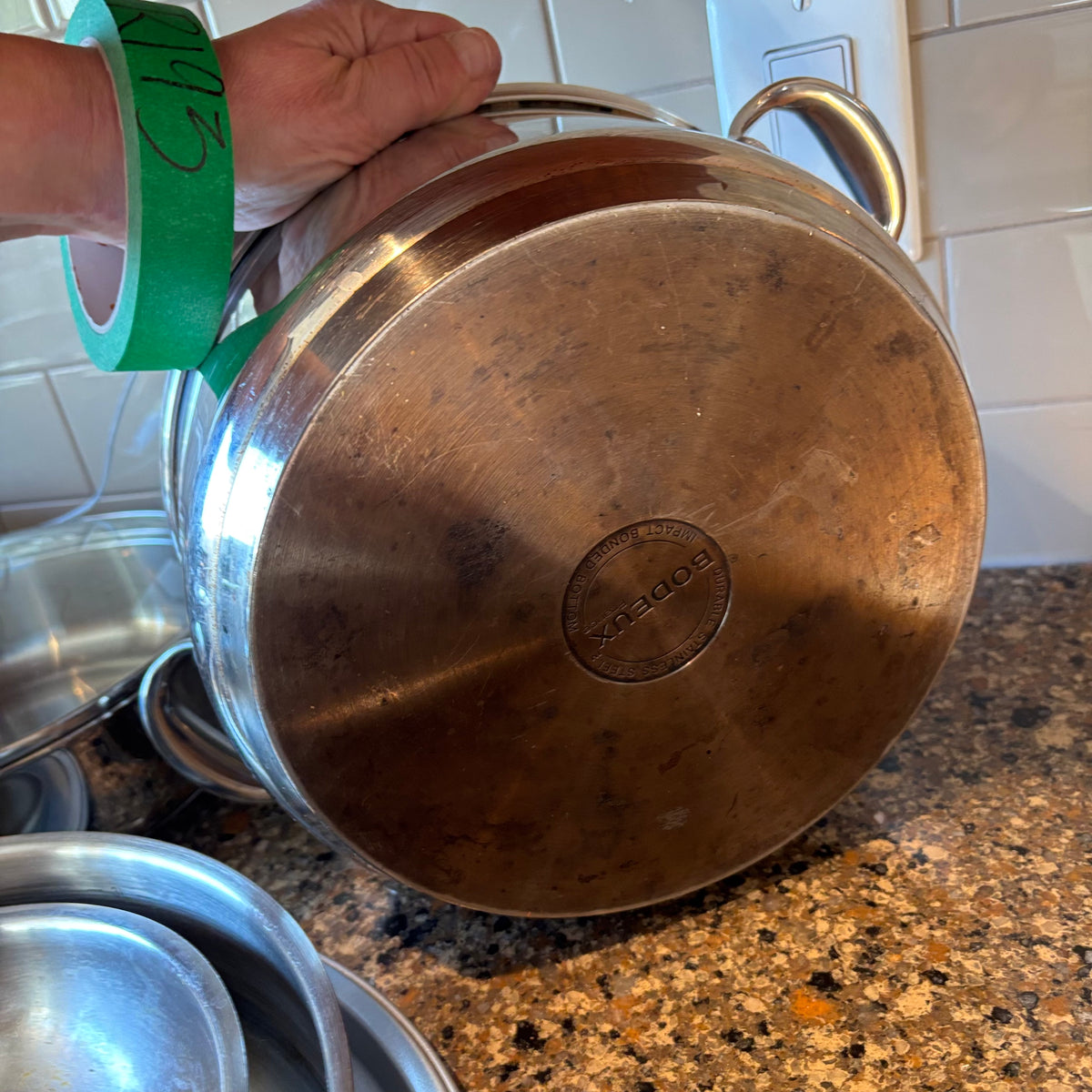R192 Stainless steel cookware grouping