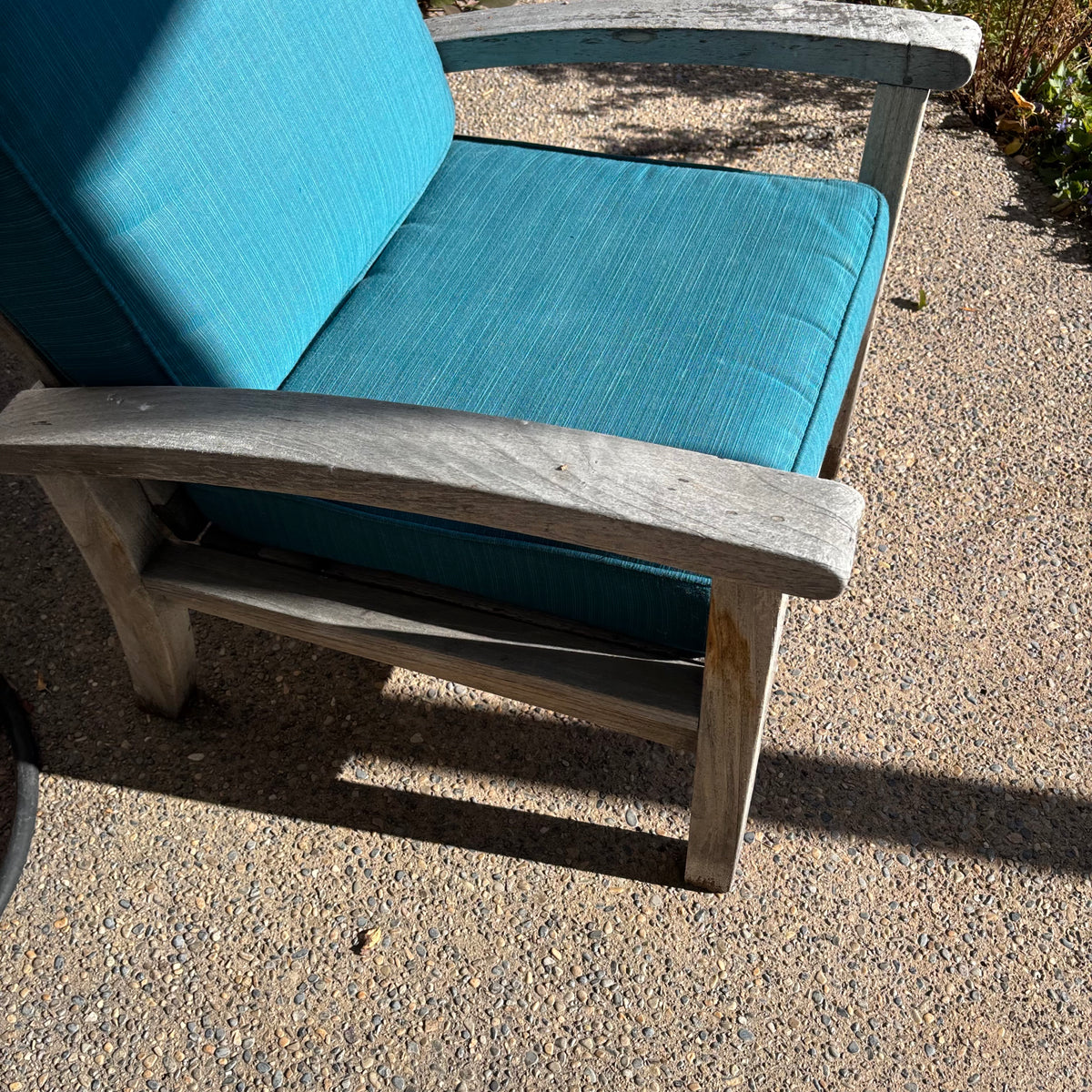 R196 Teak framed patio chair