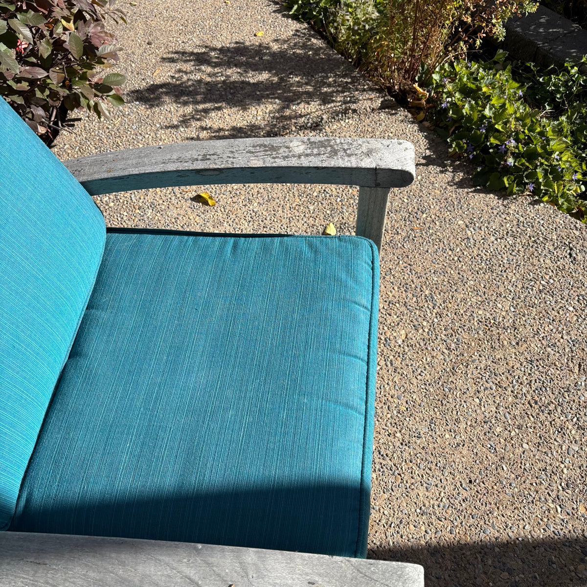 R196 Teak framed patio chair