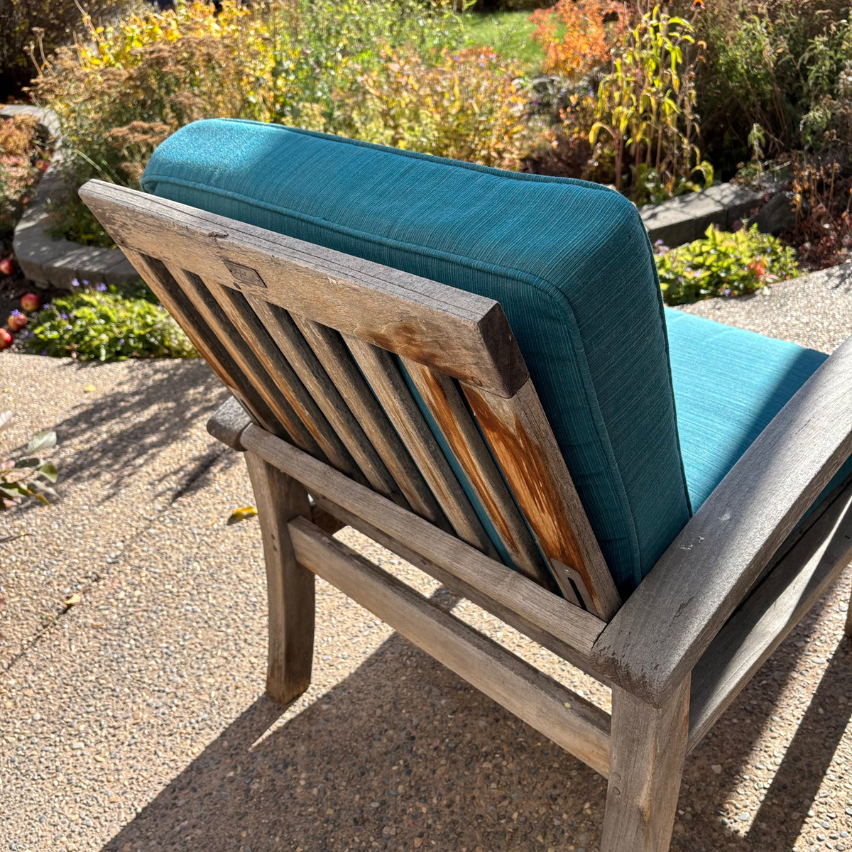 R196 Teak framed patio chair