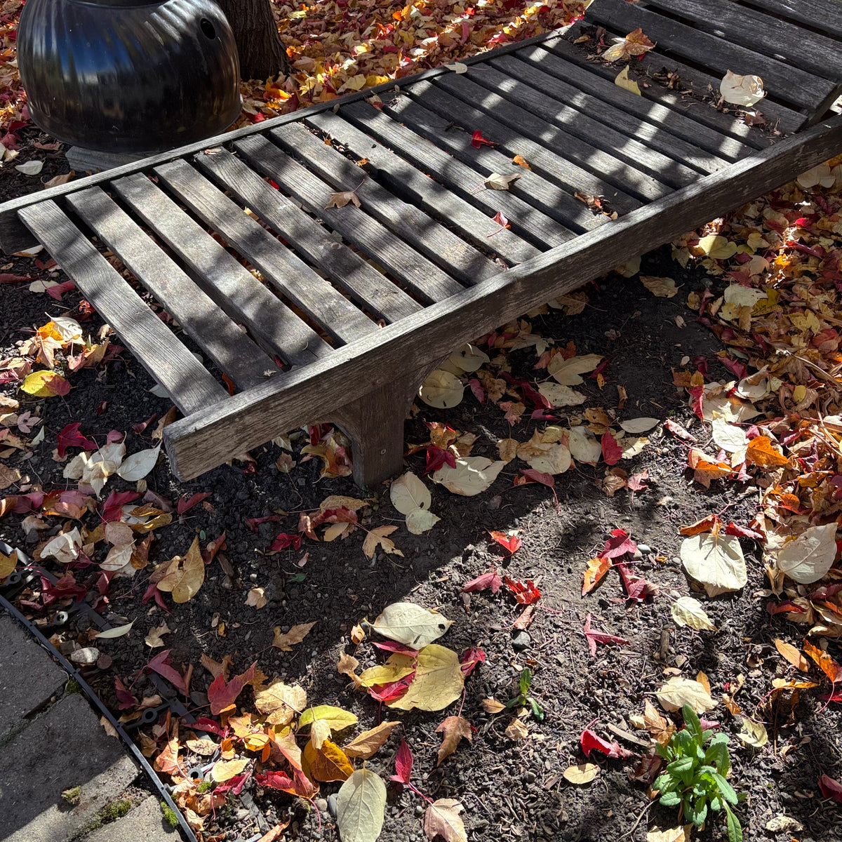 R198 Wooden chaise lounge (weathered)