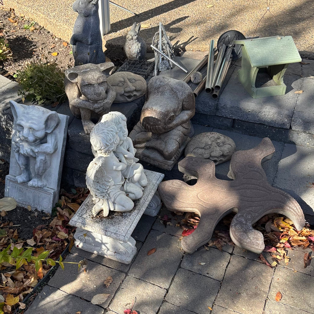 R301 Garden Statue Grouping