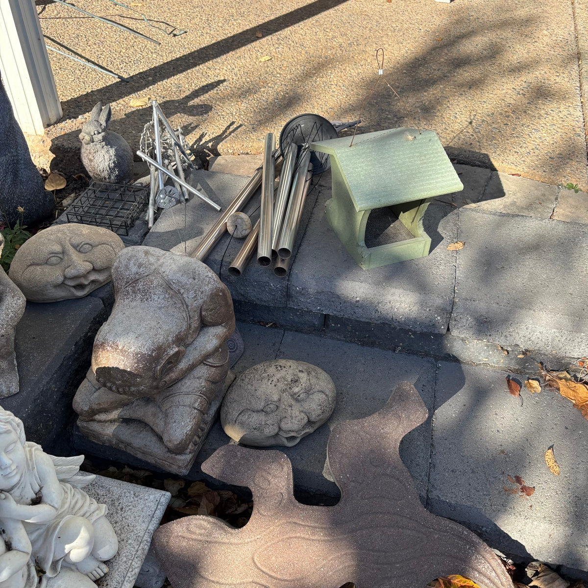 R301 Garden Statue Grouping