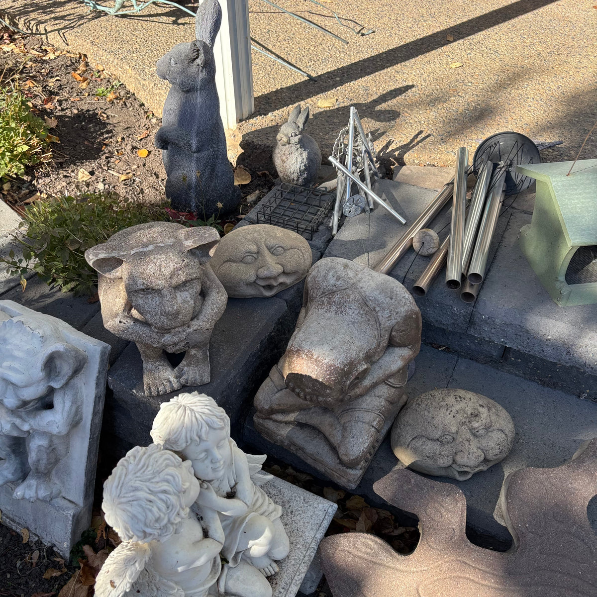 R301 Garden Statue Grouping