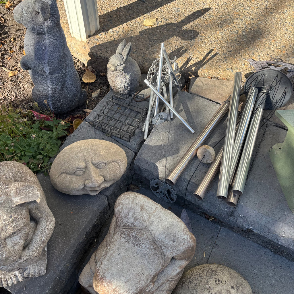 R301 Garden Statue Grouping