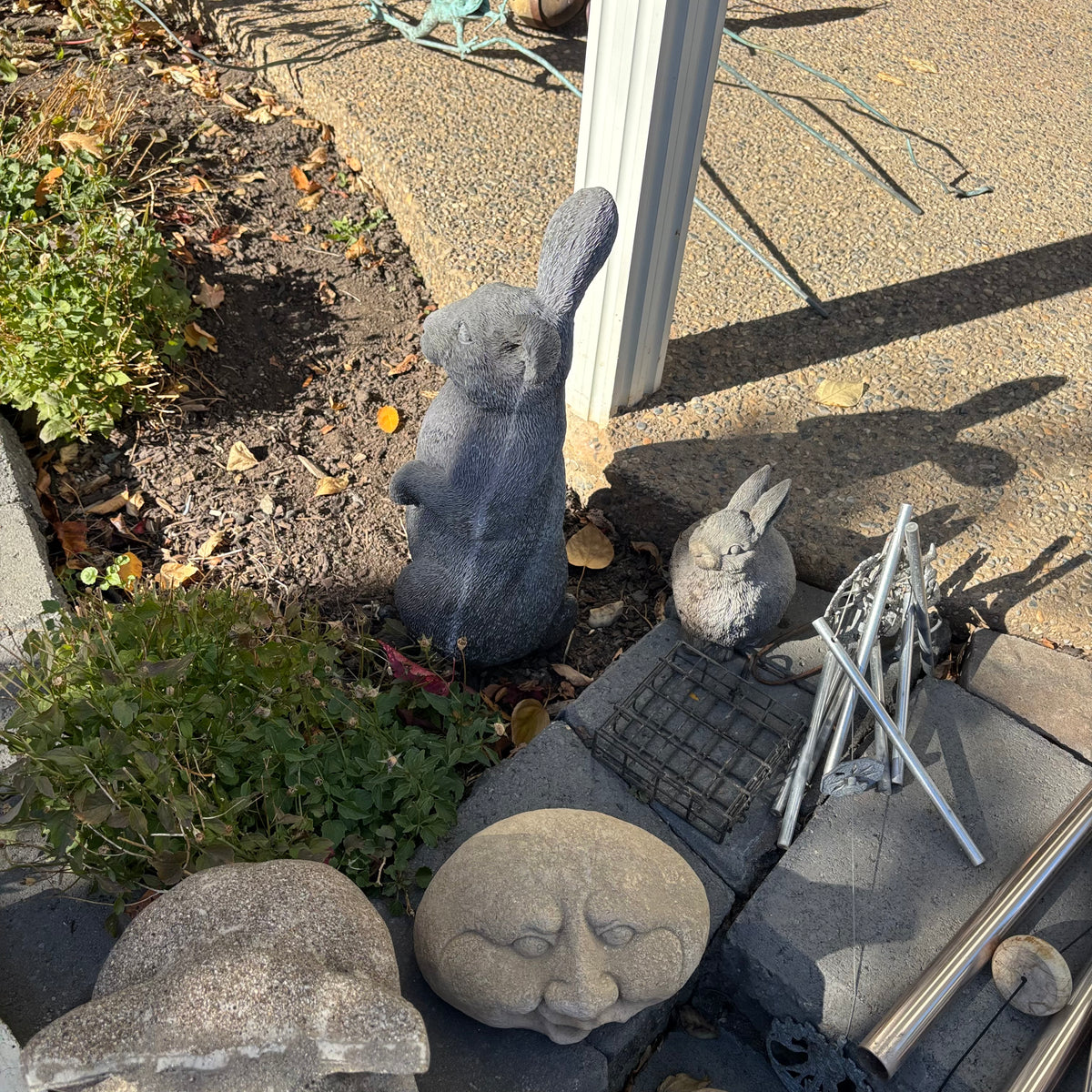 R301 Garden Statue Grouping
