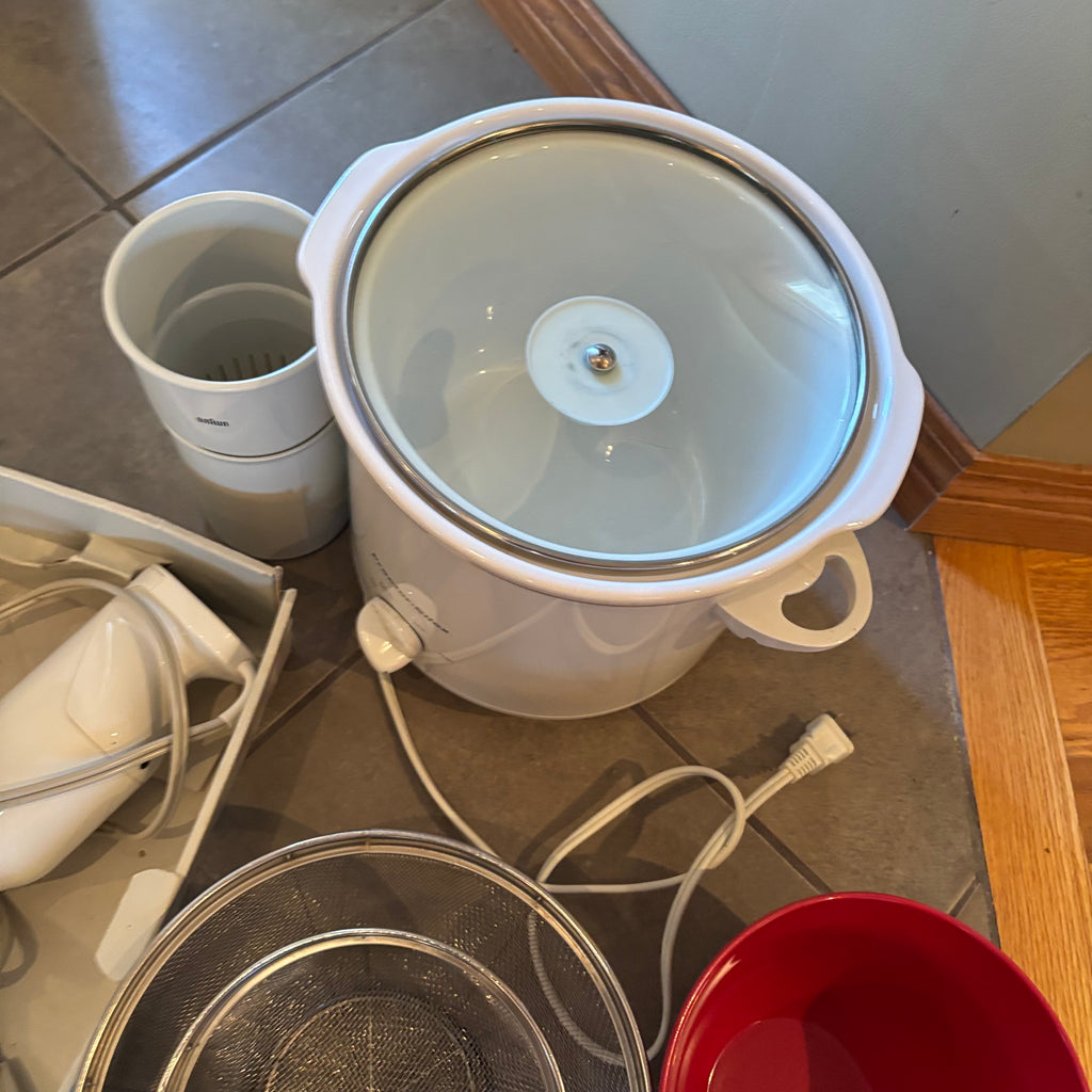R303 Kitchen Grouping (crock pot and more)