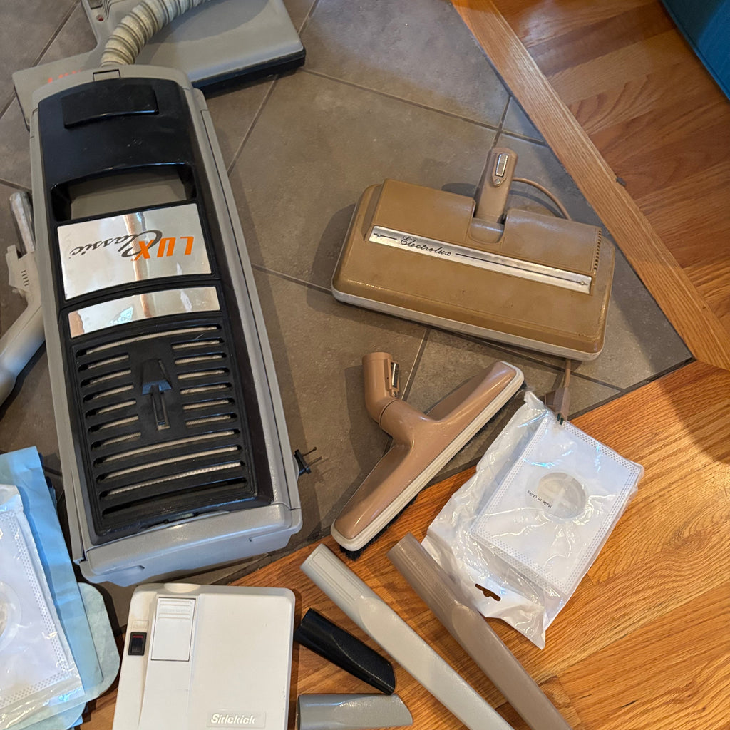 R310 Lux Classic Vacuum Grouping with Accessories (untested)