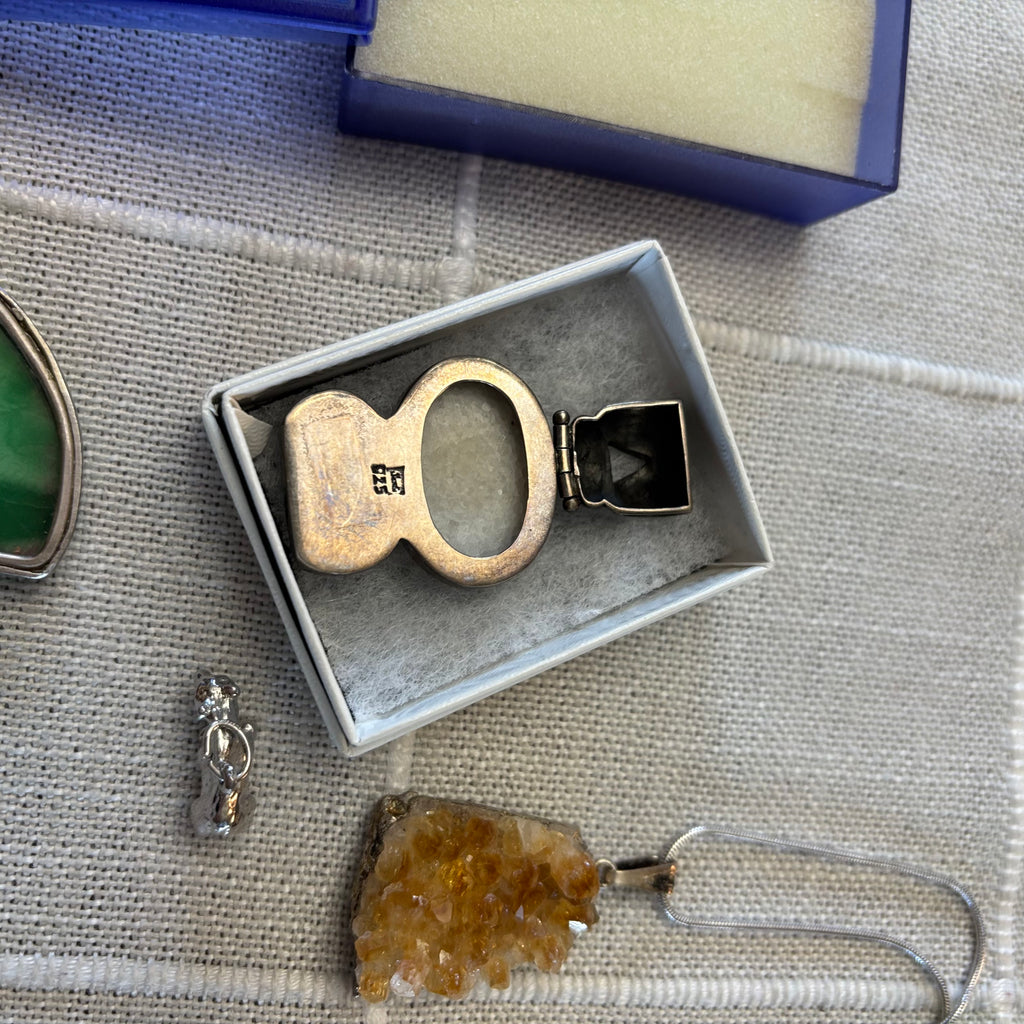 R315 Silver Jewelry Grouping (necklaces with pendants)