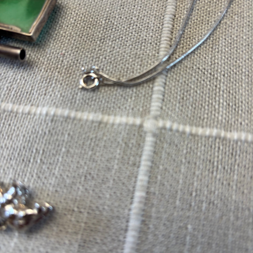 R315 Silver Jewelry Grouping (necklaces with pendants)