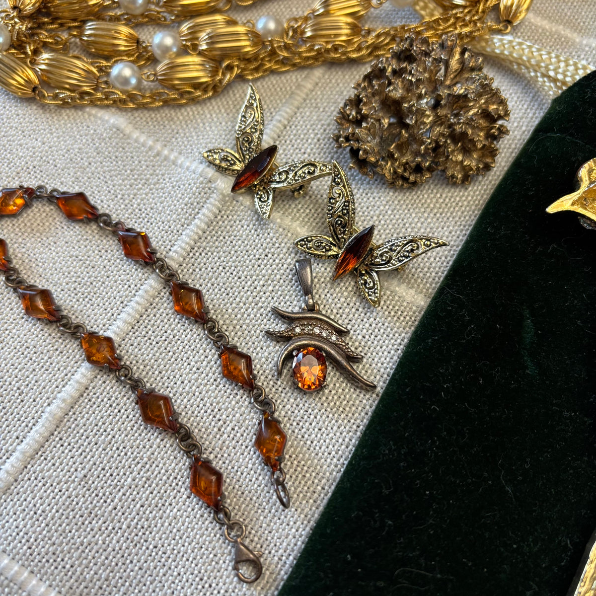 R317 Vintage Fashion Jewelry Grouping (Peacock pin and more)