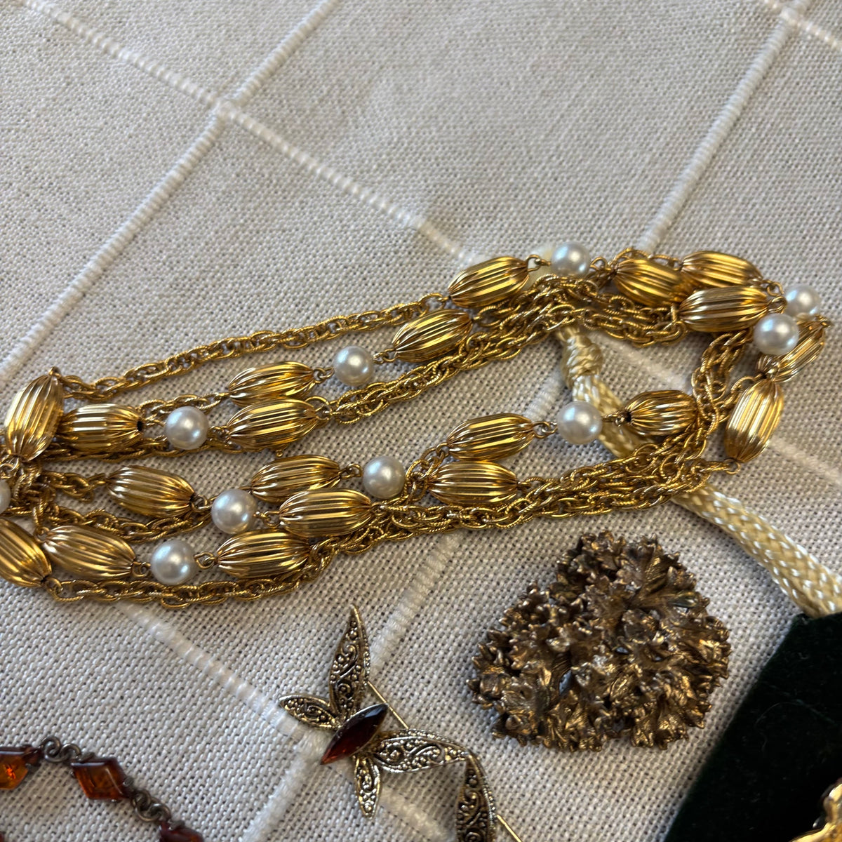 R317 Vintage Fashion Jewelry Grouping (Peacock pin and more)