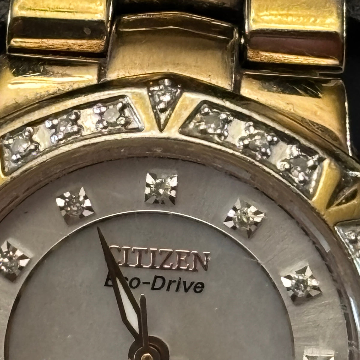 R318 Citizen Eco Drive WR100 ladies watch