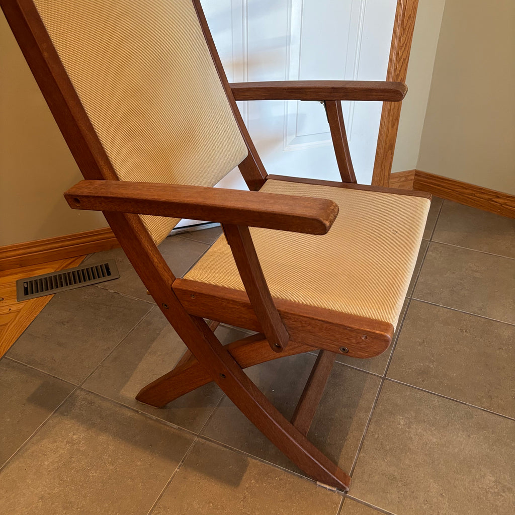 R110 VINTAGE TEAK FRAMED MAGAZINE STAND AND FOLDING CHAIR