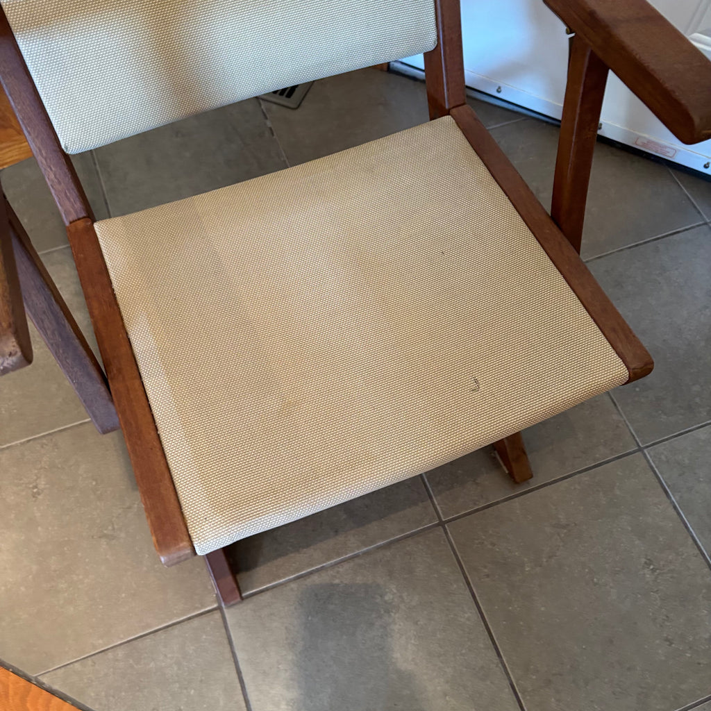 R110 VINTAGE TEAK FRAMED MAGAZINE STAND AND FOLDING CHAIR