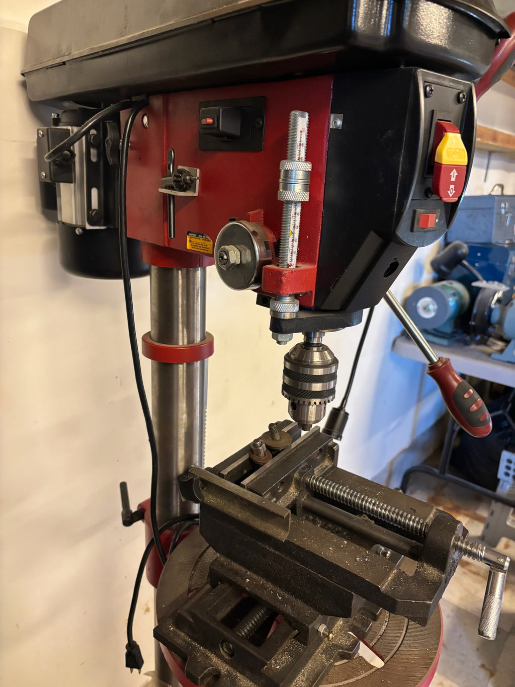 D221 General International drill press and accessories