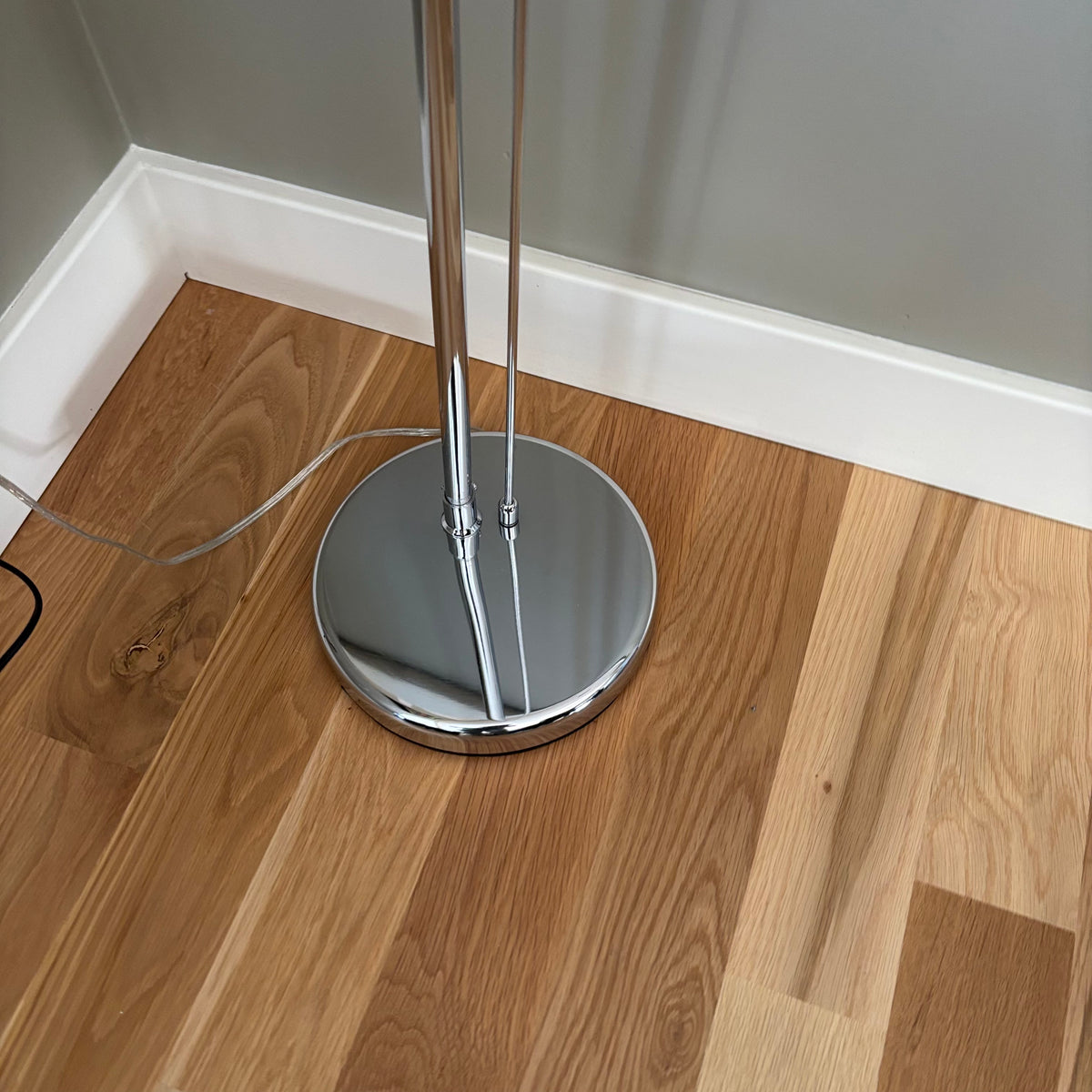 D101 Chrome floor lamp