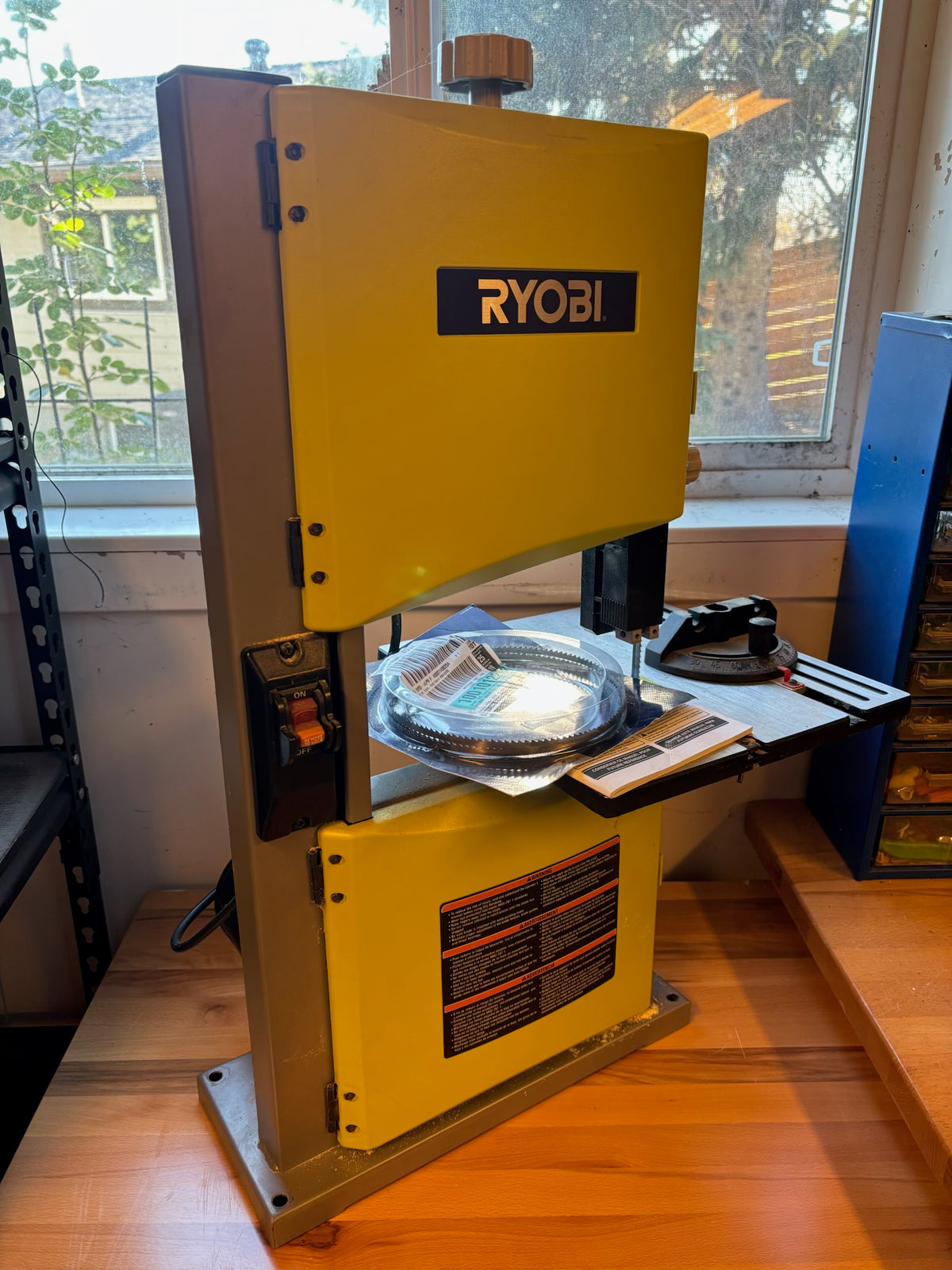 D226 Ryobi 9” Bandsaw