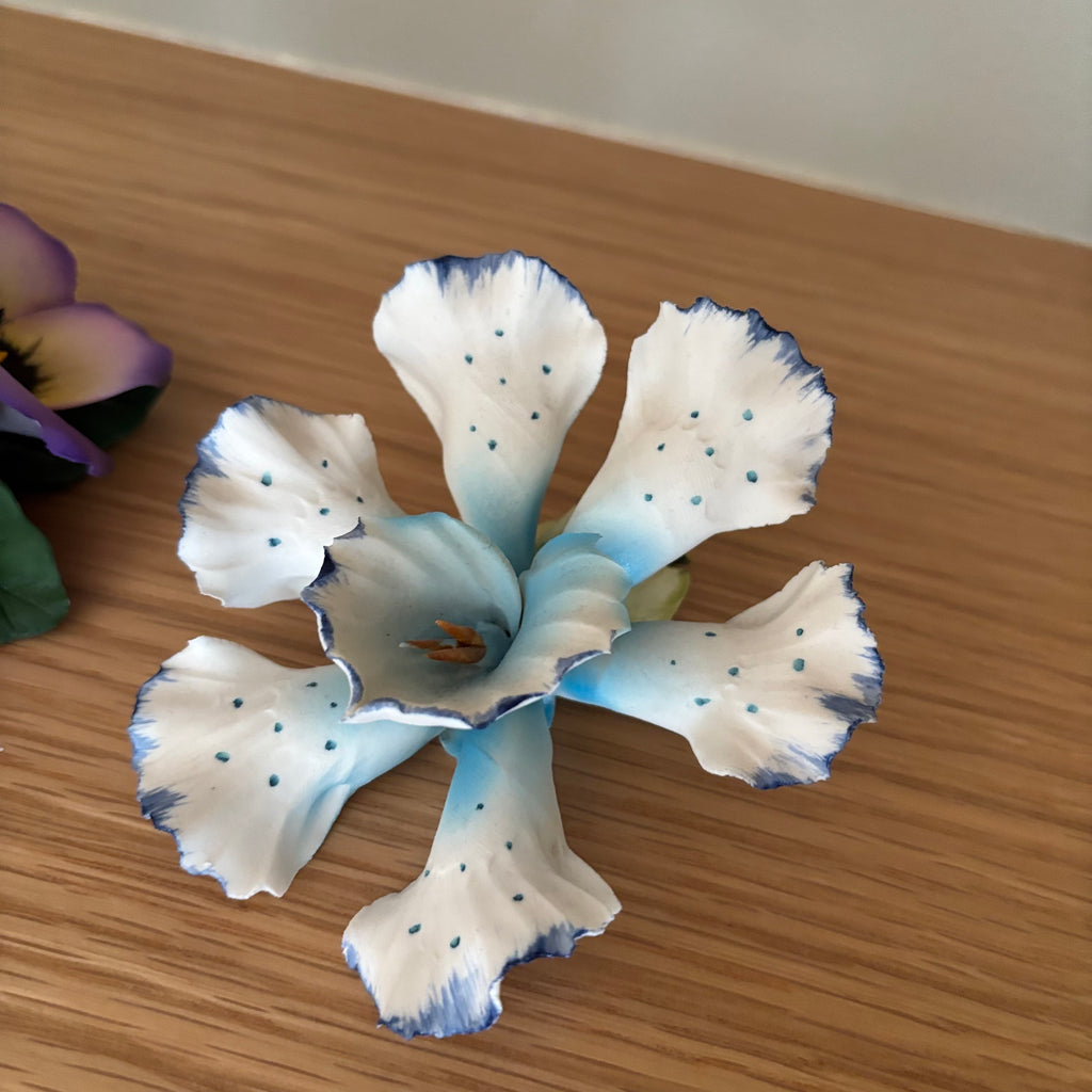 D107 Set of 2 vintage Capodimante ceramic flowers (purple flower has one broken petal)