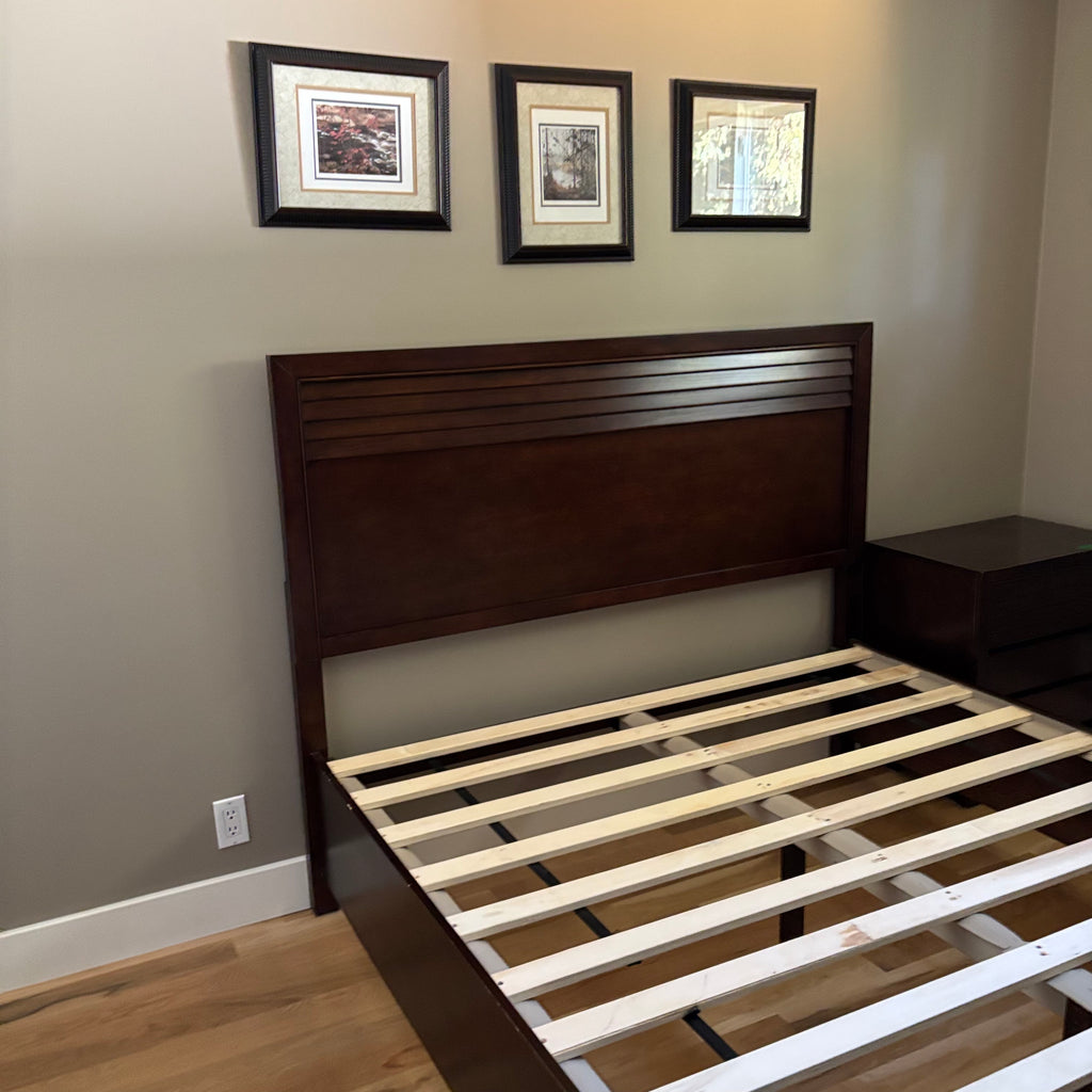 D113 Dark wood Queen size bed frame with 2 drawers under foot of frame
