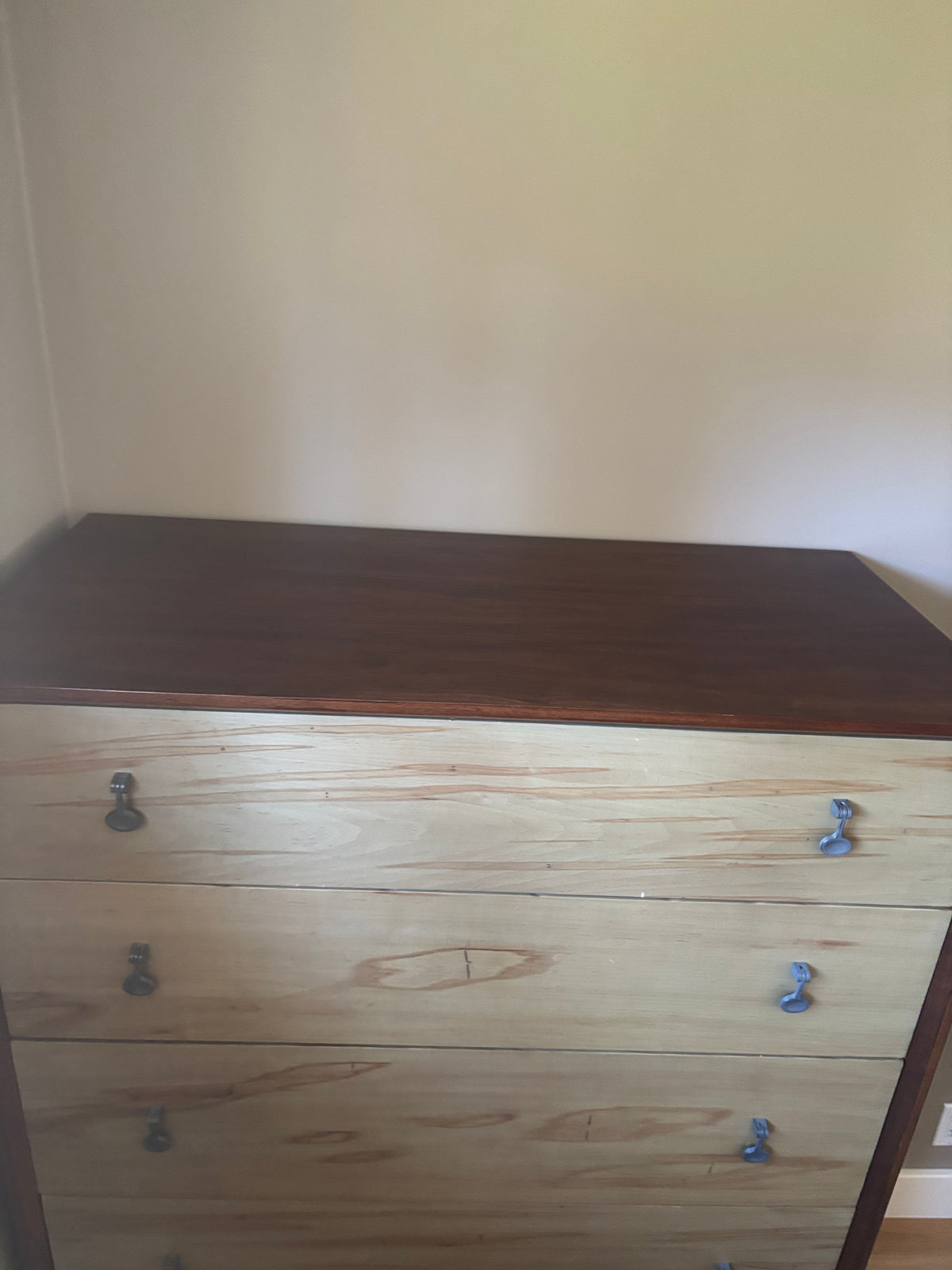 D115 Modern Synergy Motif Maple Drawer chest (model 700-215) made by American Drew dresser