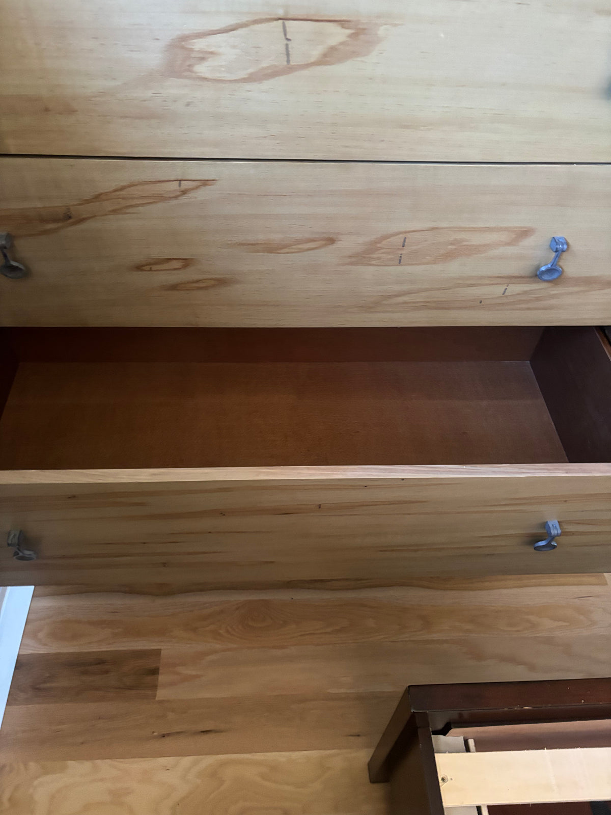 D115 Modern Synergy Motif Maple Drawer chest (model 700-215) made by American Drew dresser