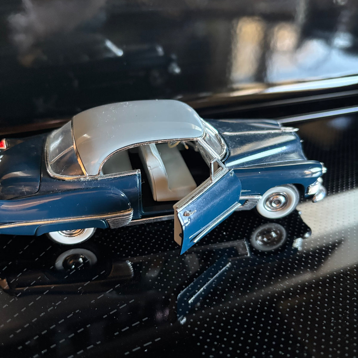 D117 Vintage car grouping (Ford Woody station wagon and Franklin Mint Cadillac)