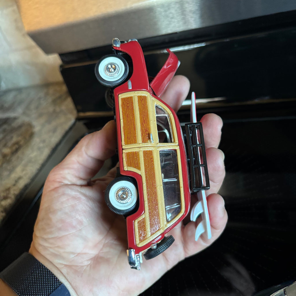 D117 Vintage car grouping (Ford Woody station wagon and Franklin Mint Cadillac)