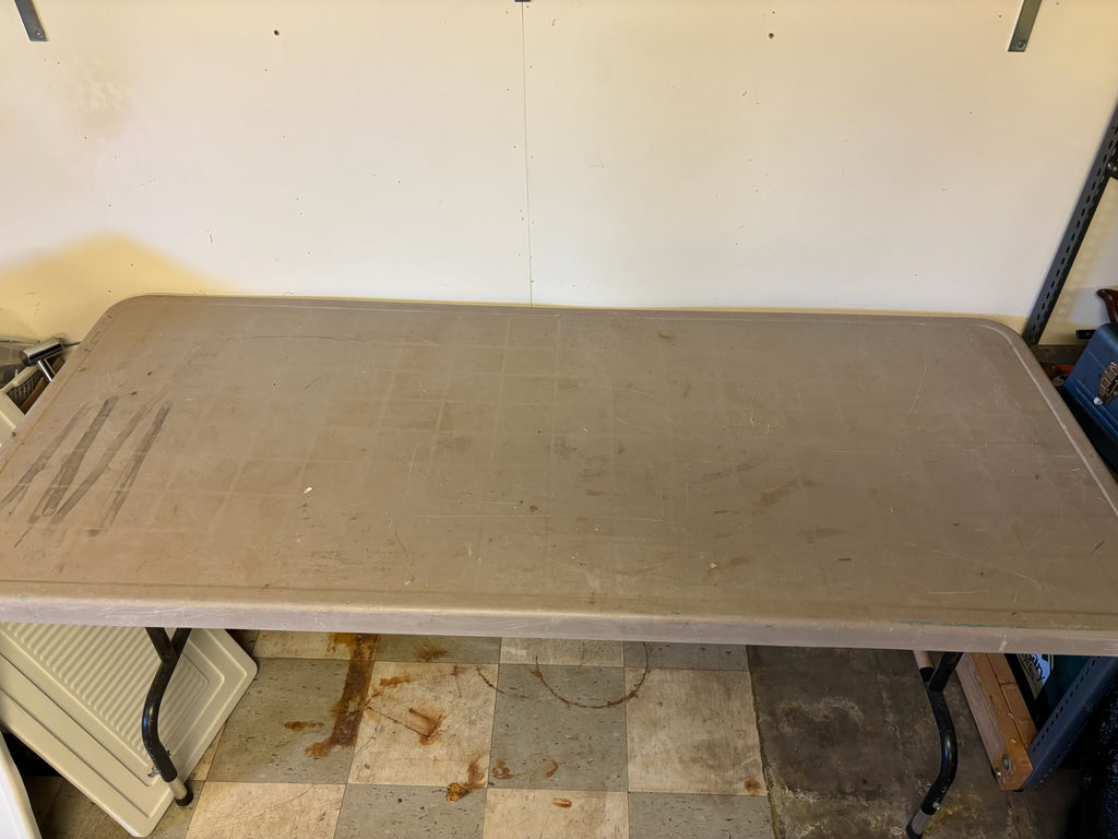 D228 6ft follding plastic table
