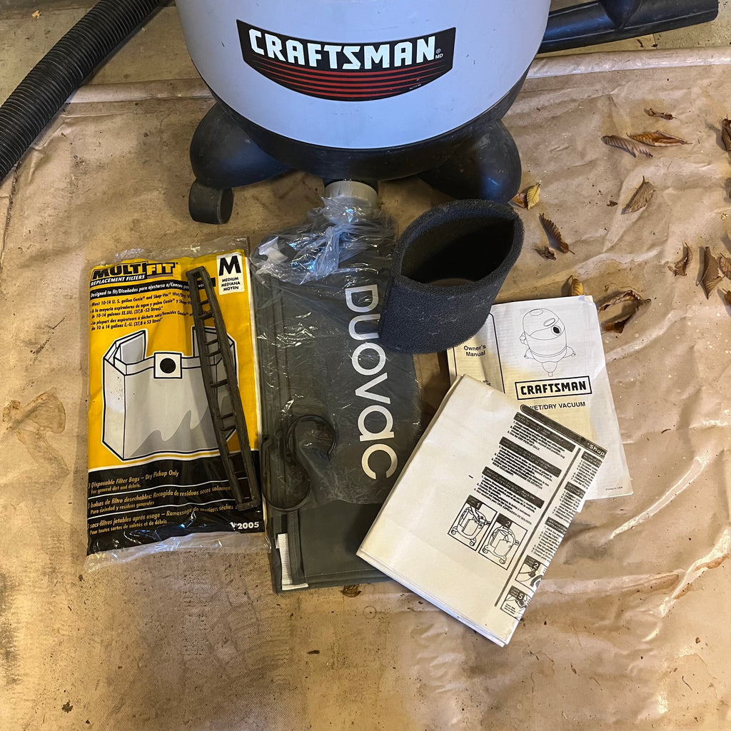 D332 Craftsman 60L shop vac with accessories