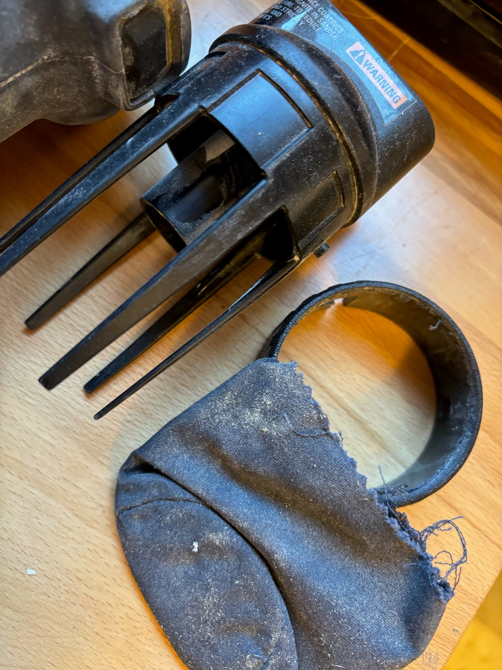 D235 Craftsman orbital sander with sanding discs
