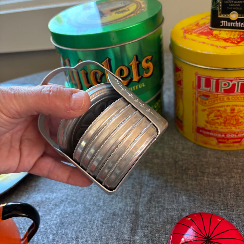 D125 Vintage Tin Grouping (coke trays and more)