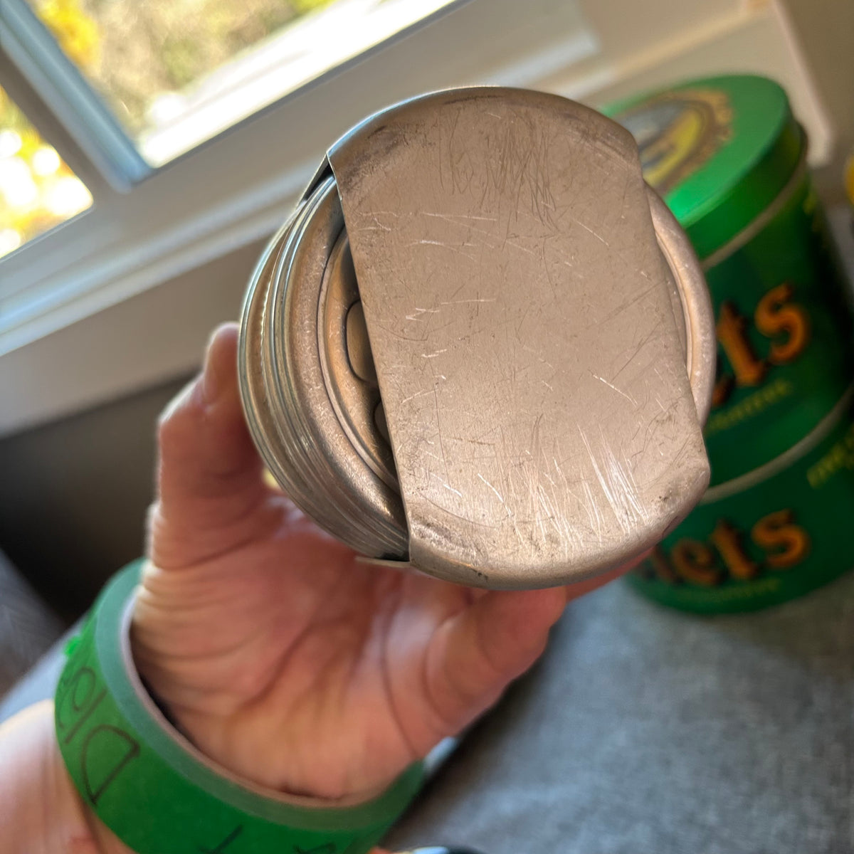 D125 Vintage Tin Grouping (coke trays and more)