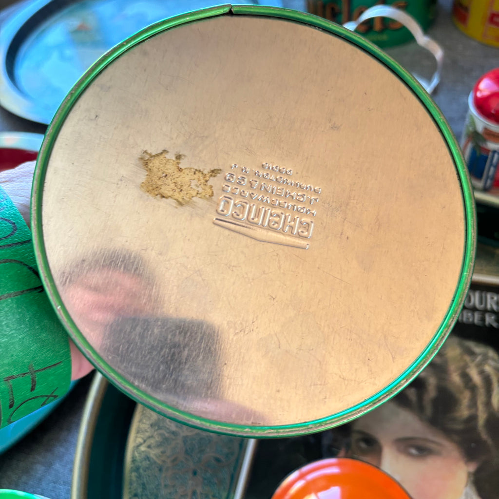 D125 Vintage Tin Grouping (coke trays and more)