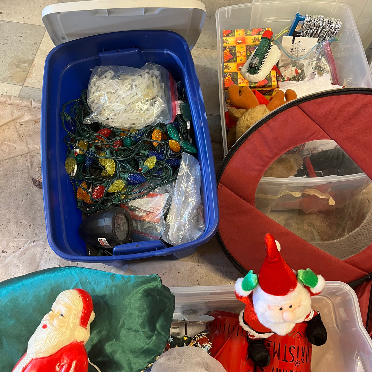 D338 Christmas Grouping (santa blow mould and more) ***tables not included