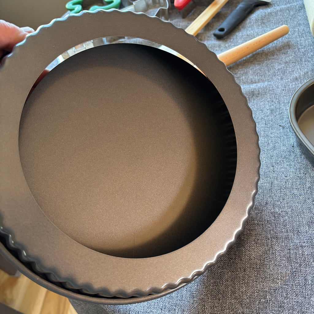 D127 Bakeware Grouping (muffin tins and more)
