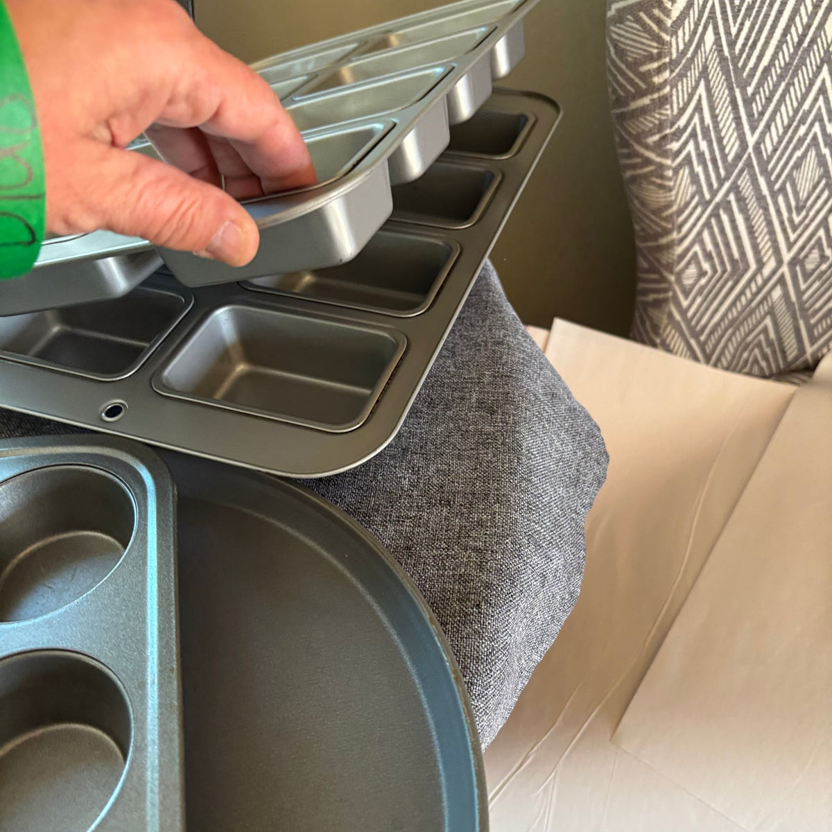 D127 Bakeware Grouping (muffin tins and more)