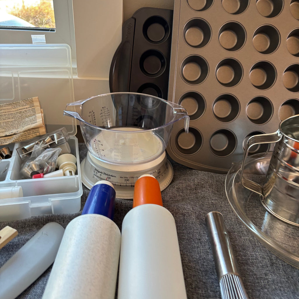 D127 Bakeware Grouping (muffin tins and more)