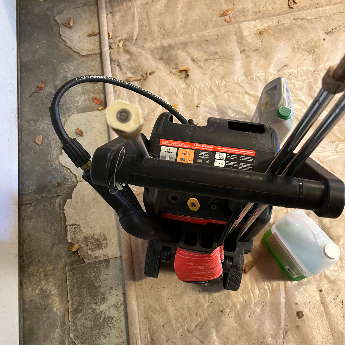 D339 CF Clearforce 2000PSI pressure washer with two gallons of Behr liquid wash