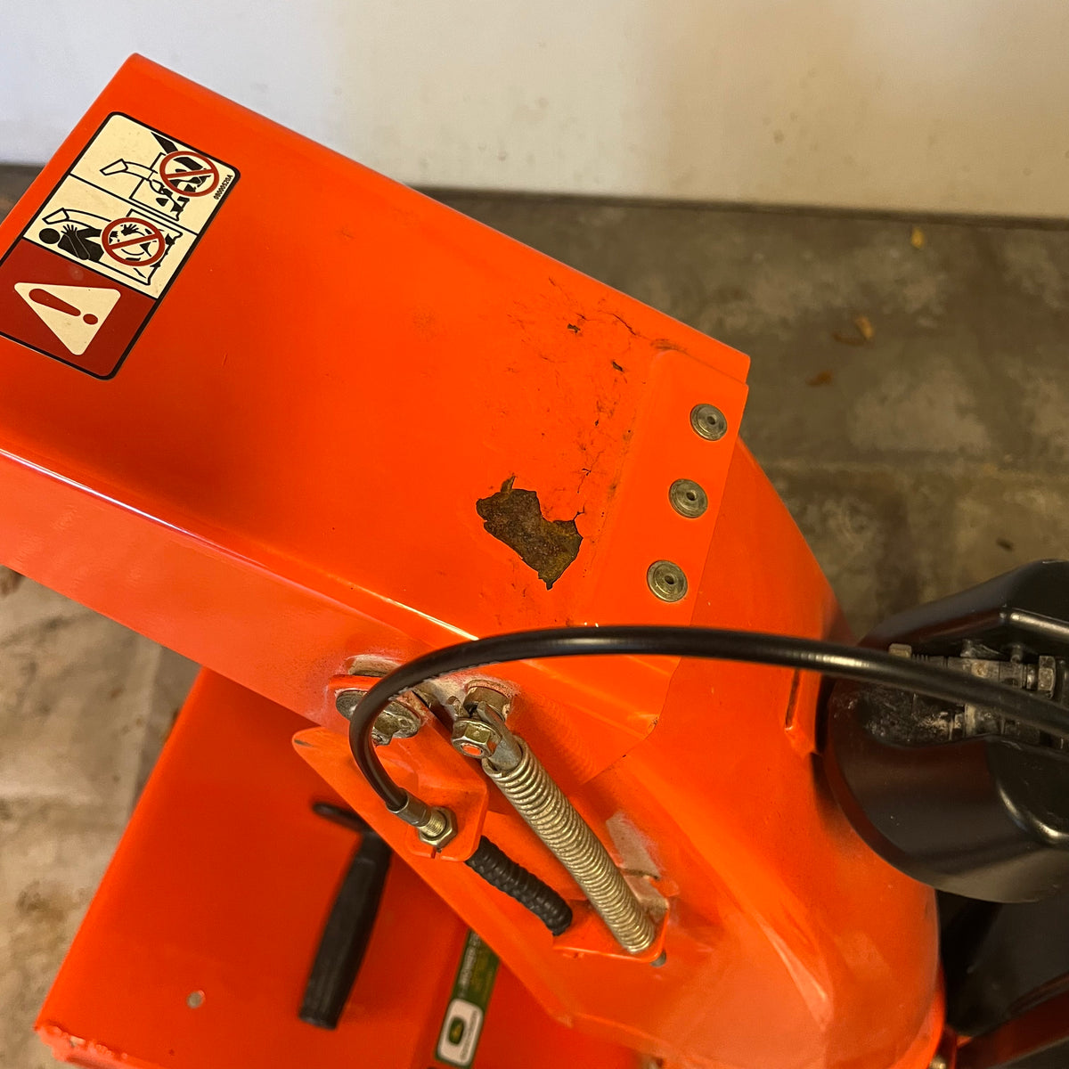 D340 Ariens Sno-Toro Deluxe series, model 811024 snow blower with jerry can