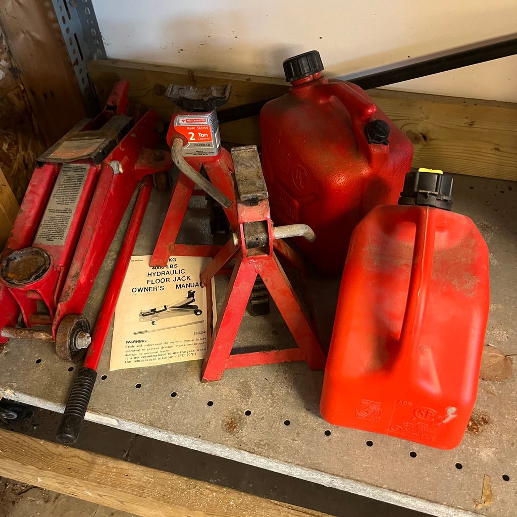 D341 Garage Grouping (jerry cans and more)