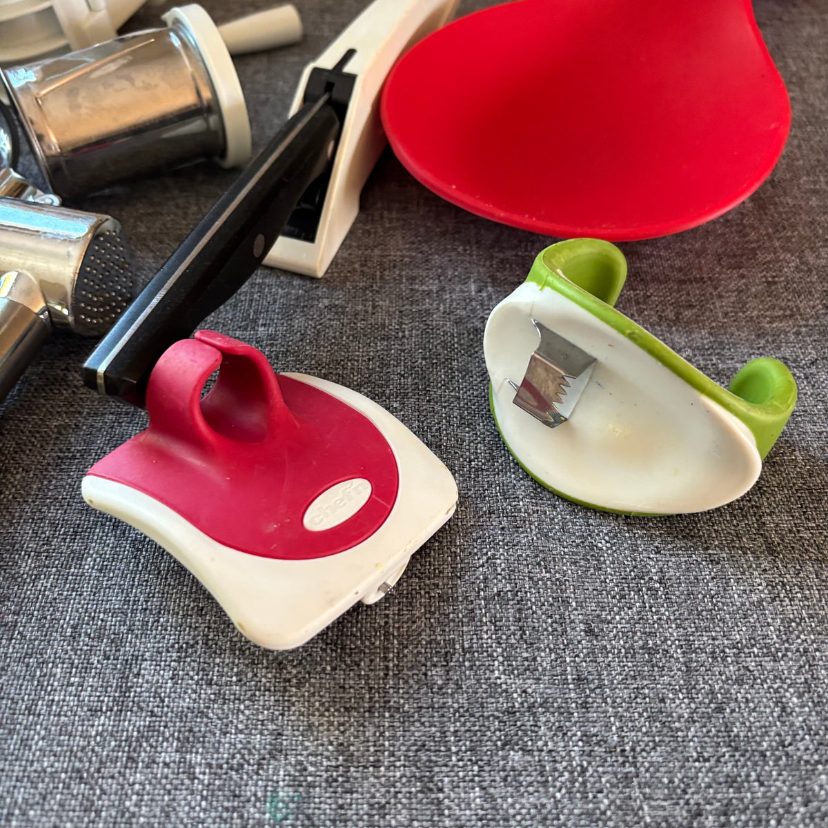 D129 Kitchen Grouping (grinder and more) ***pizza stone is well used