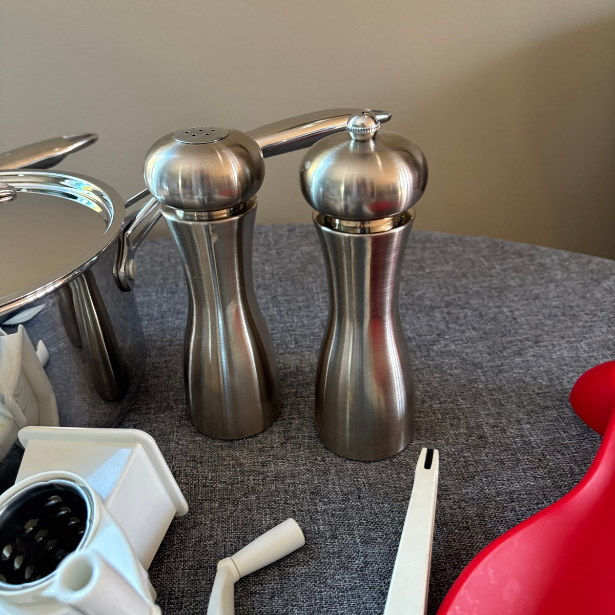 D129 Kitchen Grouping (grinder and more) ***pizza stone is well used