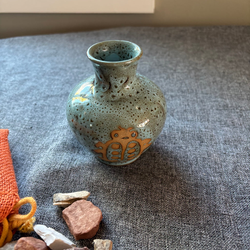 D131 Decor Grouping (bud vase and more)