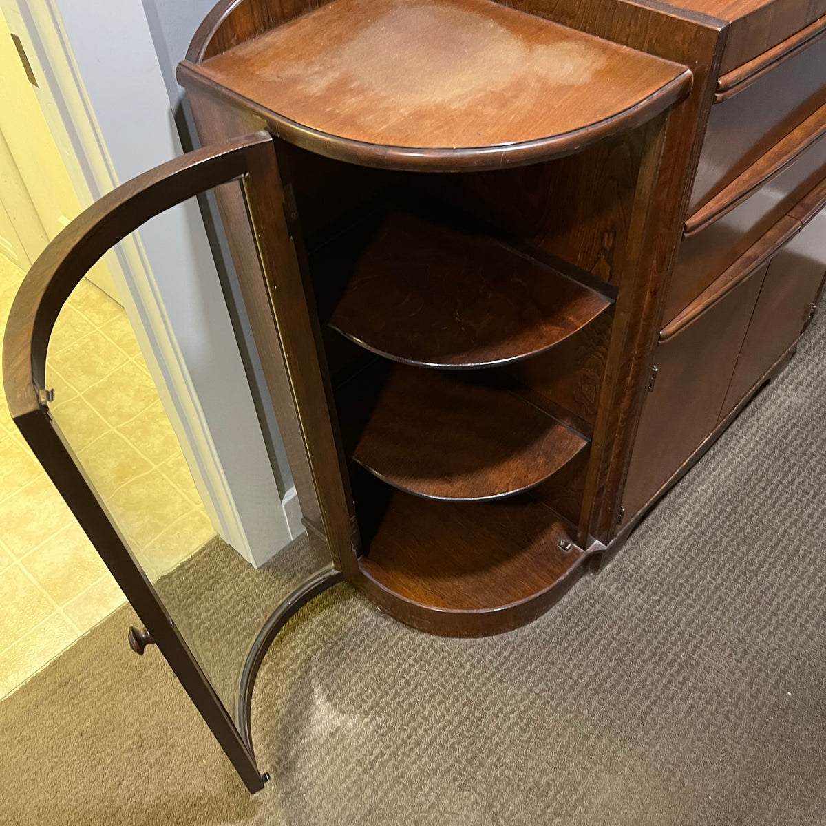 D346 Vintage Knechtel Homewood Furniture art deco style buffet with curved glass doors (wear on top)