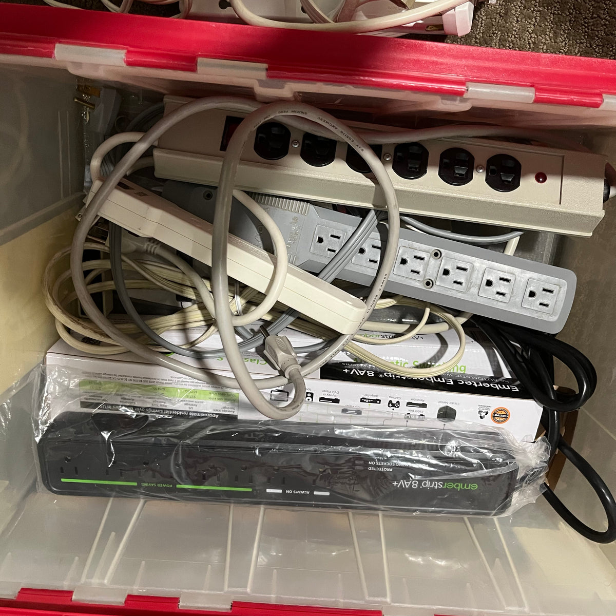 D348 Extension cord and power bar grouping