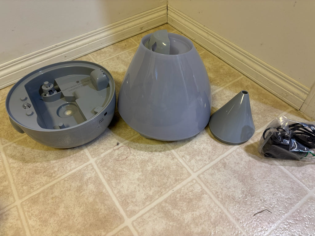 D244 Crane Ultrasonic Cool Mist humidifier (never used)